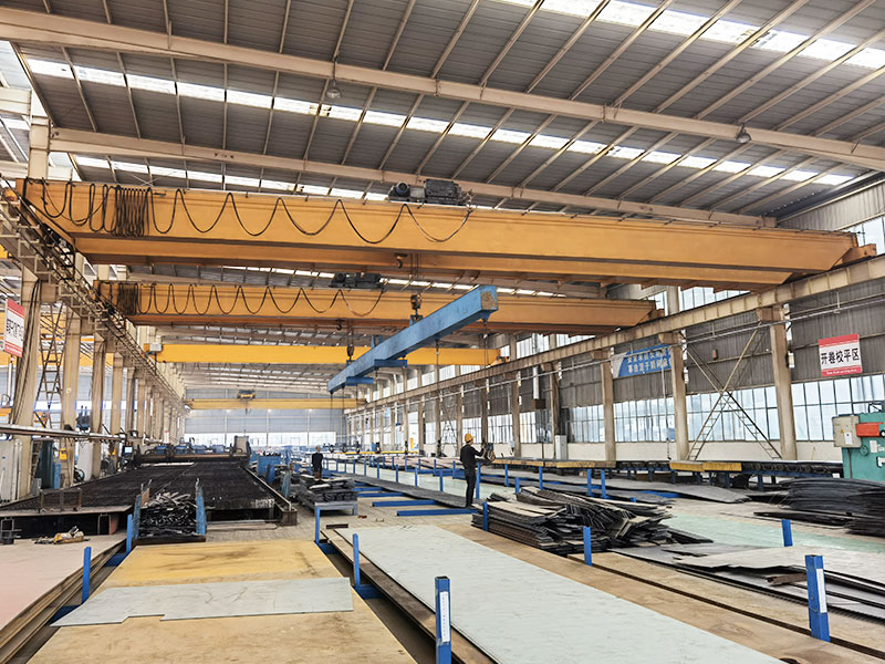 30 ton overhead crane with spreader beam
